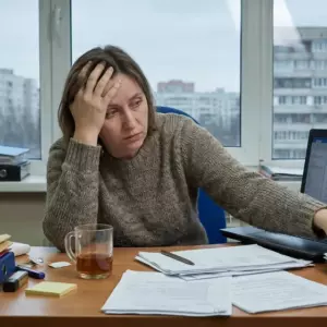 Признаки выгорания налицо, когда мысль о чужих поручениях вызывает желание телепортироваться на необитаемый остров